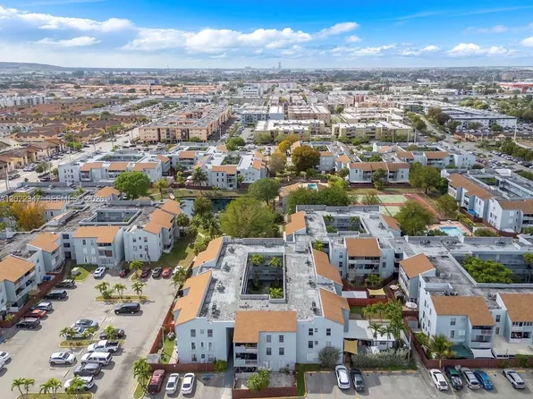 1725 W 60th St APT F322, Hialeah, FL 33012
