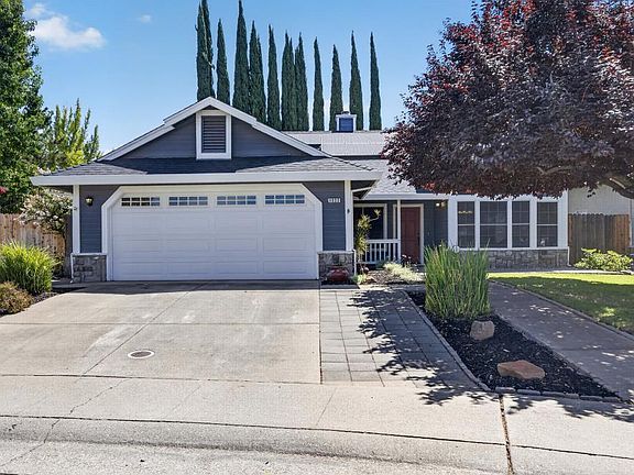 2nd image of 1222 Chenin Blanc Cir