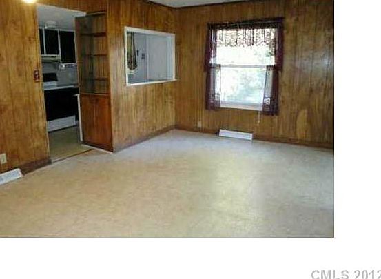 4th image of 507 E Club Dr