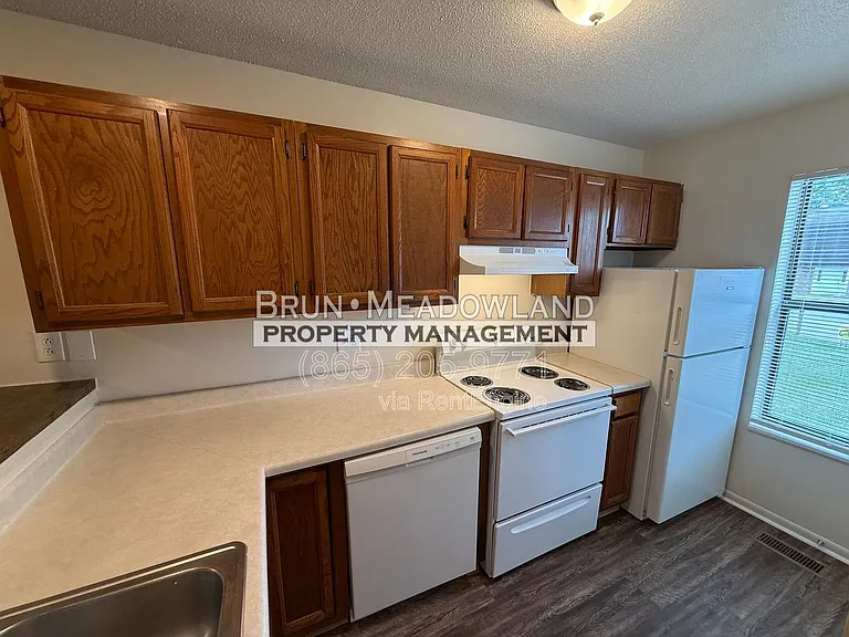 10409 Victoria Dr #D — Photo 5