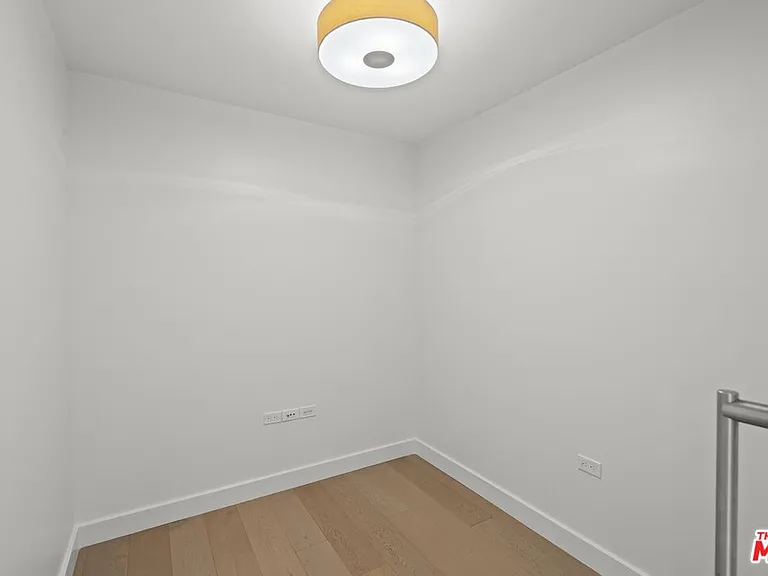 888 W East St #202 — Photo 21