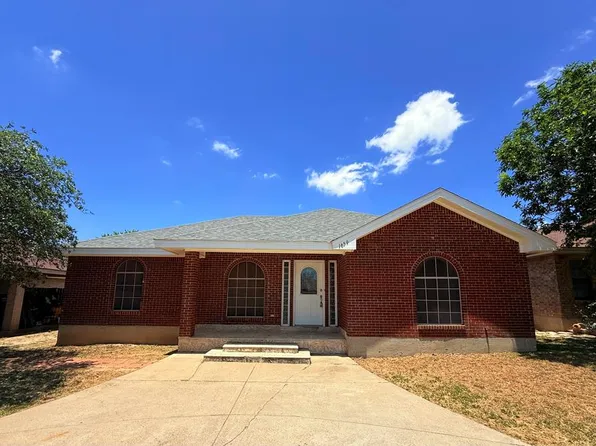 1659 Champion Cir, Eagle Pass, TX 78852