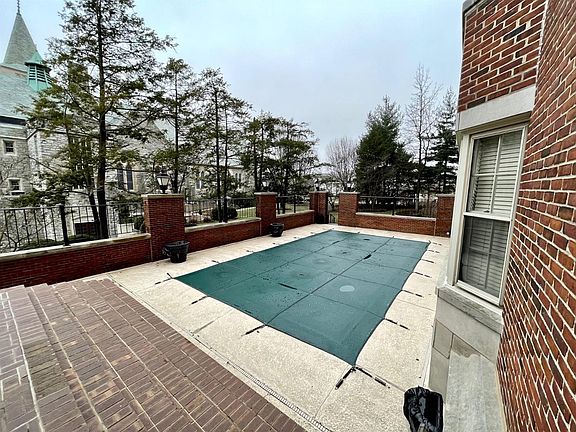 4th image of 309 Woodland Ave