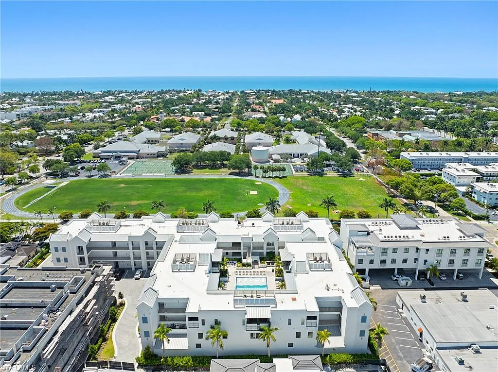 2 bed, 2.5 bath, 1700 sqft, $30,000 — Photo 4