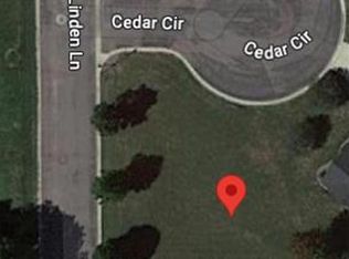 301 Cedar Cir, Winthrop, MN 55396