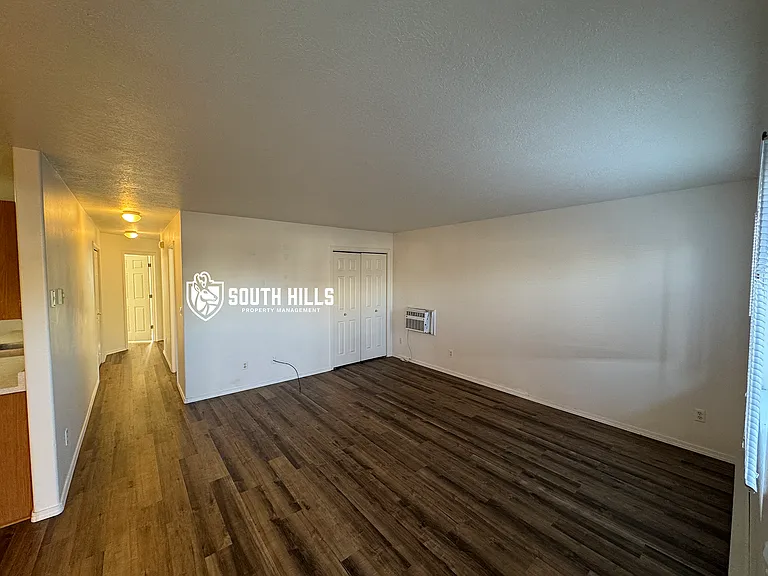 2140 Elizabeth Blvd #23 — Photo 2