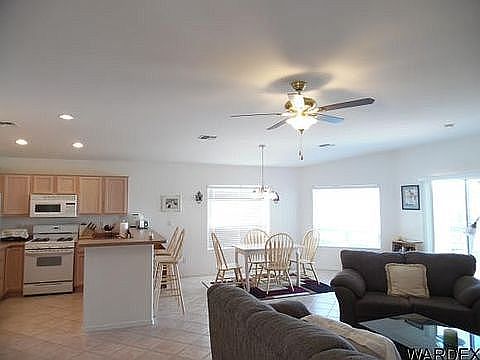 5th image of 2441 Topanga Dr