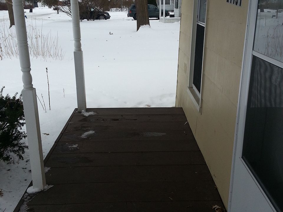 Deck infront_02142014