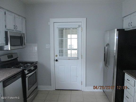 2nd image of 1136 Fuller Ave SE