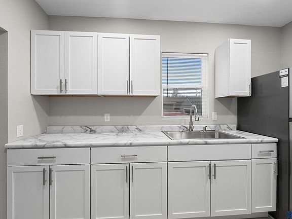 5th image of 524 N Cliff Ave