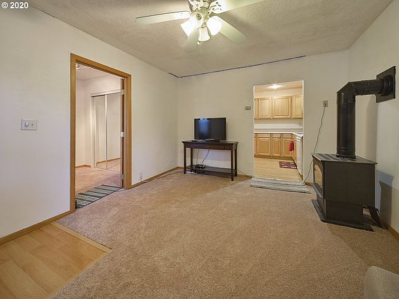 4th image of 2208 E 32nd St