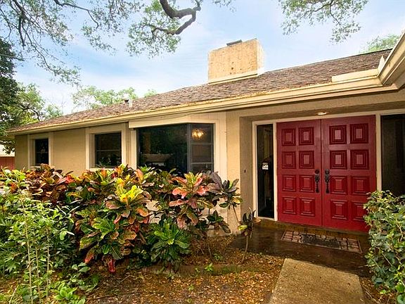 2nd image of 2824 Hamlin Pl