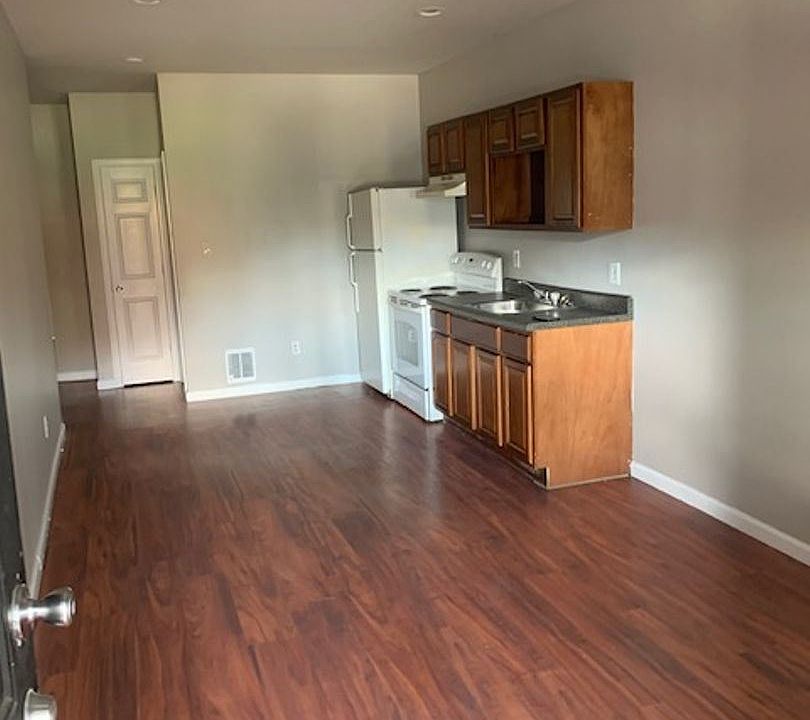 1st image of 3446 Kensington Ave Floor 1