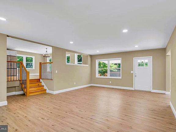 5th image of 510 Pinehurst Rd