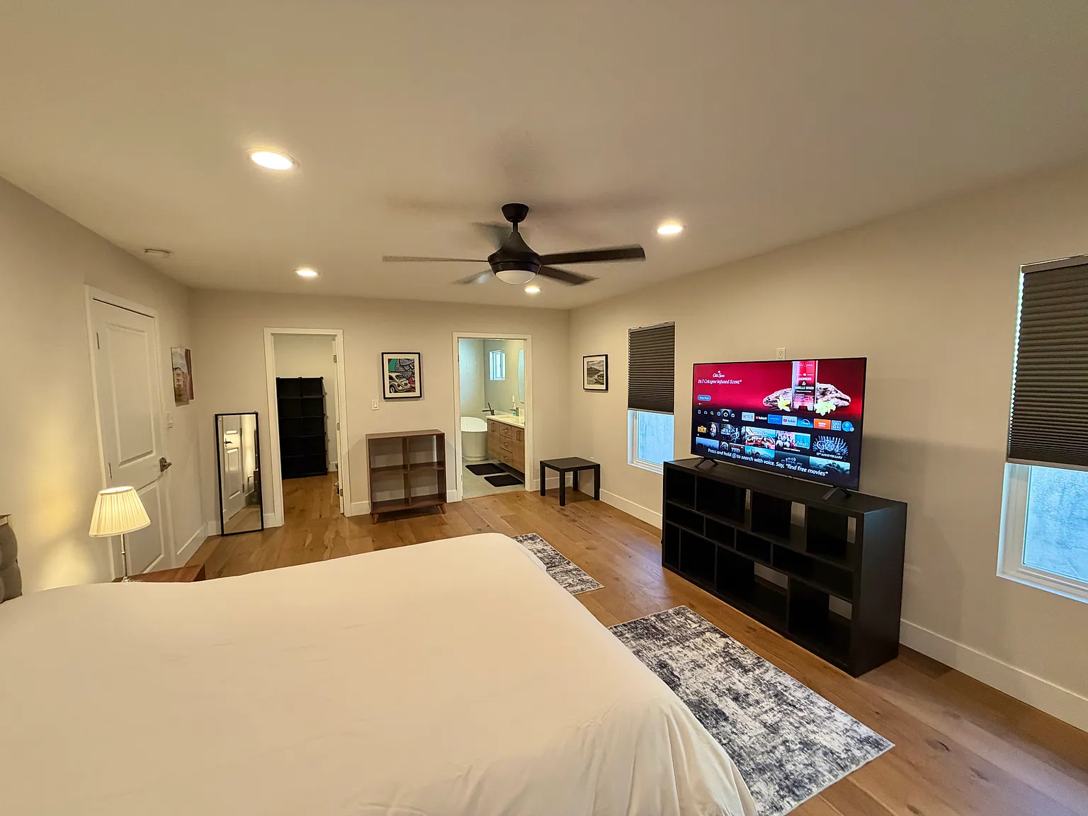 3 bed, 2027 sqft, $2,600 — Photo 2