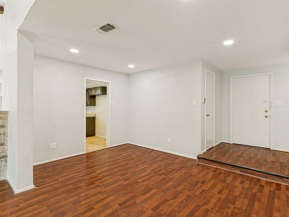 3rd image of 421 Goldfinch Dr