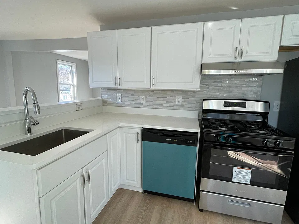 23 Pleasant St