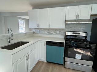 23 Pleasant St, Warren, MA 01083
