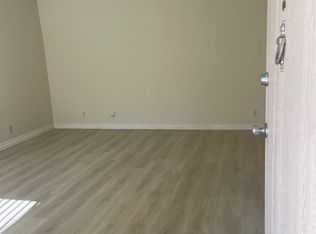 707 Alabama St #2, Huntington Beach, CA 92648