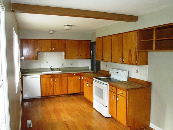 stove and dishwasher