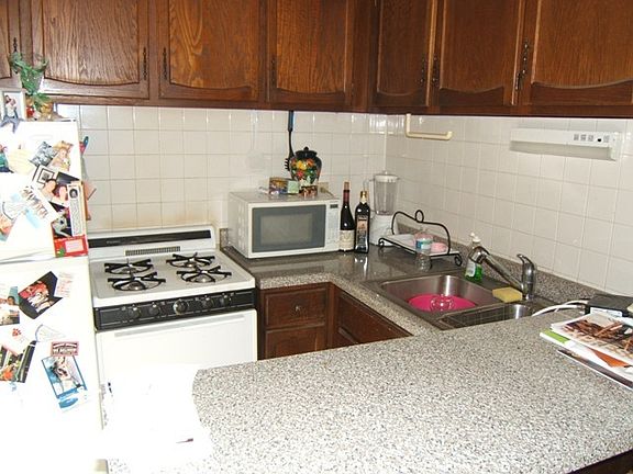 4th image of 1000 W Diversey Pkwy Suite 216