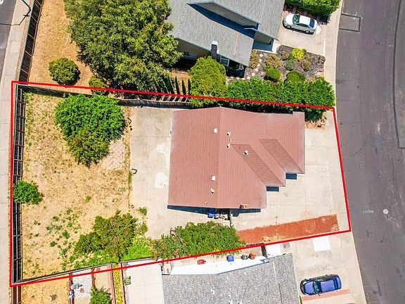 5th image of 740 coral ridge Circle