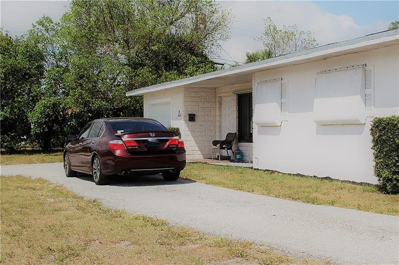 1st image of 1120 S Seacrest Blvd