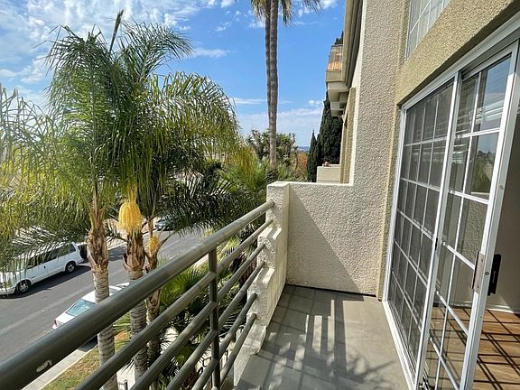 5th image of 3750 Kelton Ave APT 208