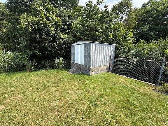 3rd image of 249 Rocca Way