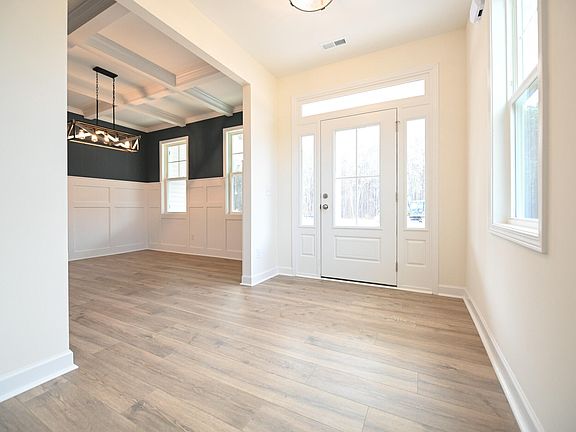 3rd image of 373 Abingdon Farms Dr