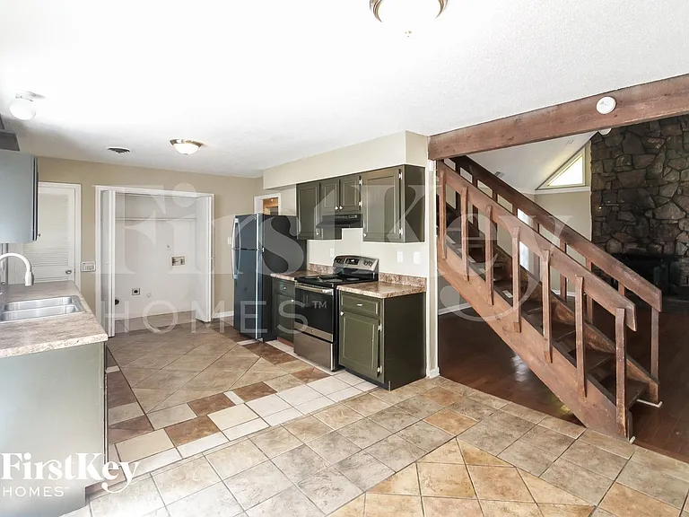 5979 Rosewind Cir W — Photo 5