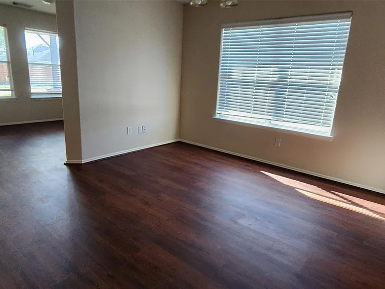 315 Sunset Colony Dr — Photo 4