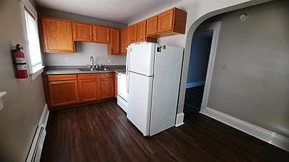 3rd image of 215 N Pennsylvania Ave #2