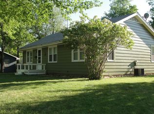 705 Hillcrest Rd, Wamego, KS 66547