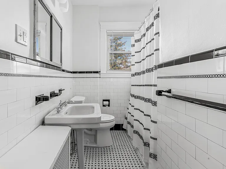 18 Moorland Ave #1 — Photo 10