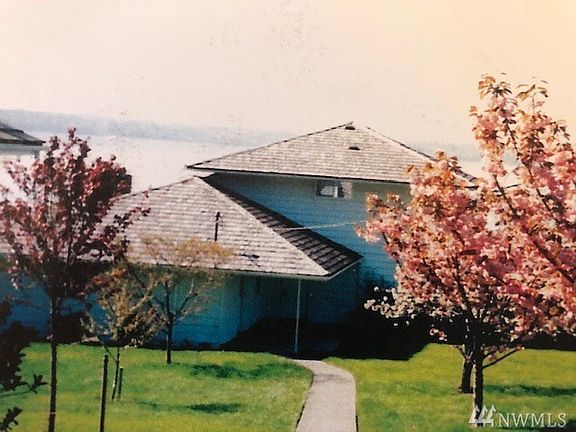 2nd image of 330 Priest Point Dr NW