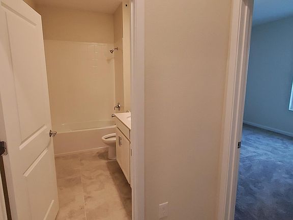 5th image of 1844 Westerham Ave