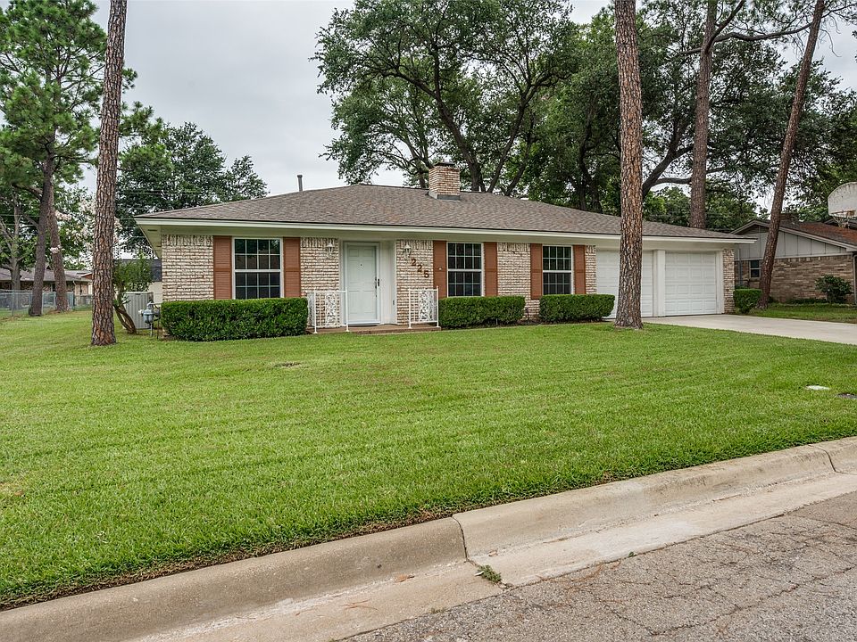 1st image of 225 Glenn Dr