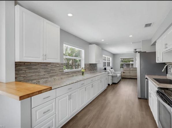 862 95th AVE N, NAPLES, FL 34108