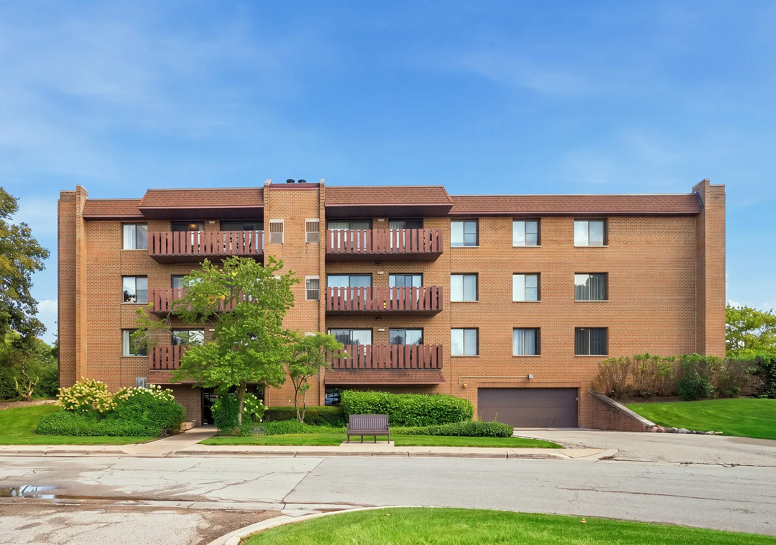 3 bed, 1886 sqft, $4,100 — Photo 1