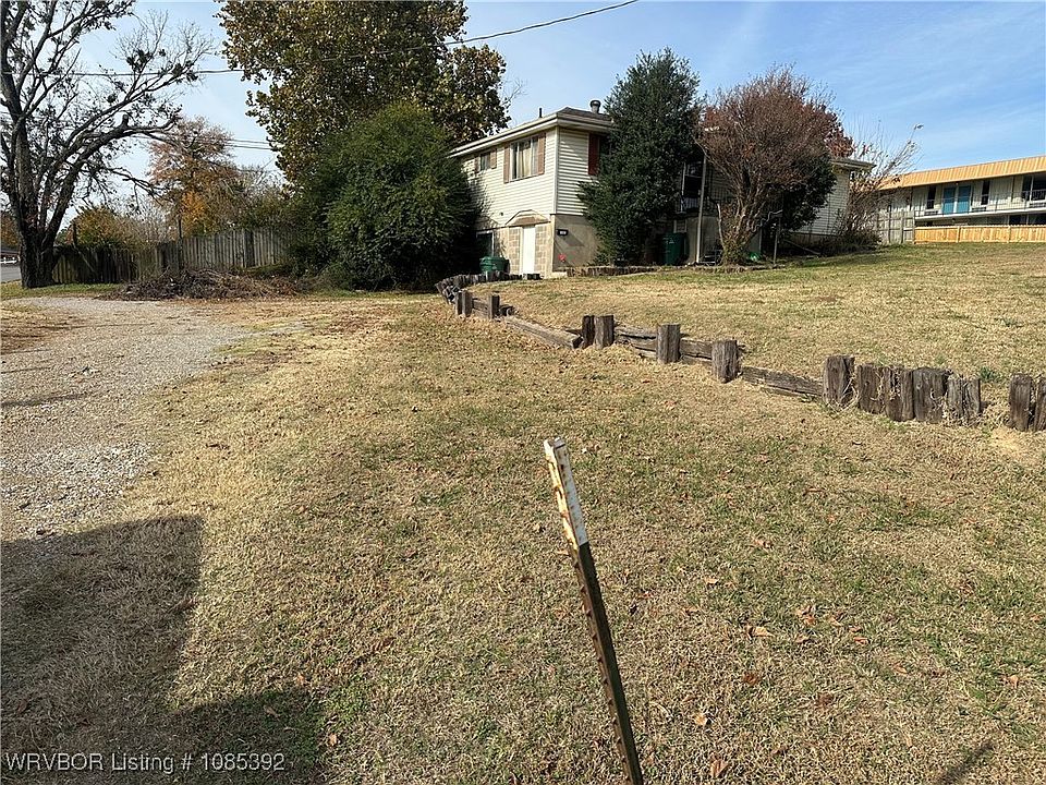 2nd image of 603 S Kerr Blvd