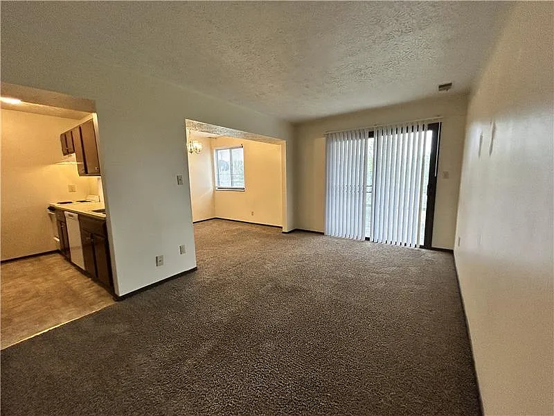 Building Photo - 623 Lovers Ln #B-5