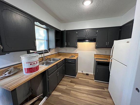 3rd image of 1309 S Frankfort Ave APT C