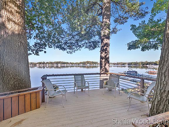 2nd image of 7023 Goldenrod Ave NE