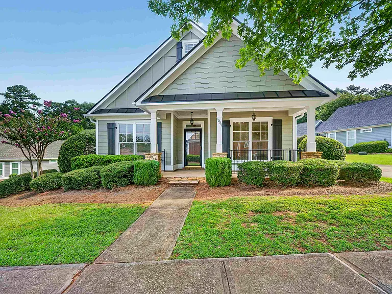 1081 Carriage Ridge Dr — Photo 3