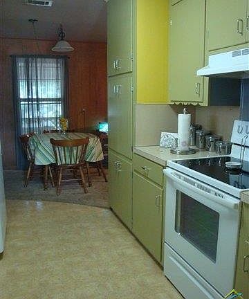 3rd image of 1008 Bryan St