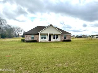 105 Clifton Brown Ln, Lucedale, MS 39452