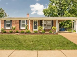 12045 Renaissance Dr, Maryland Heights, MO 63043