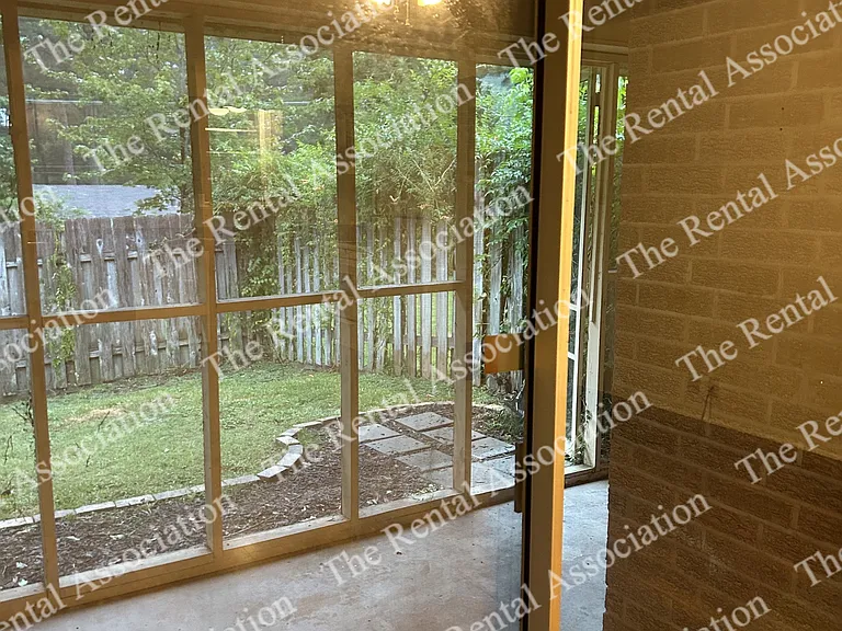 1705 Broadway Ave — Photo 4