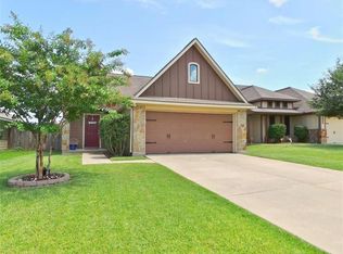 2711 Silver Oak Dr, College Station, TX 77845